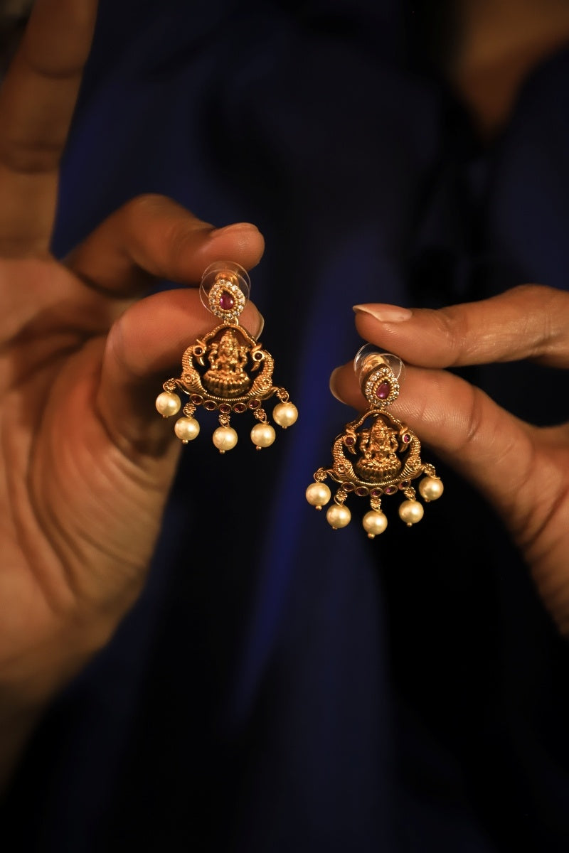 Temple-Nakshi Haram with Earring